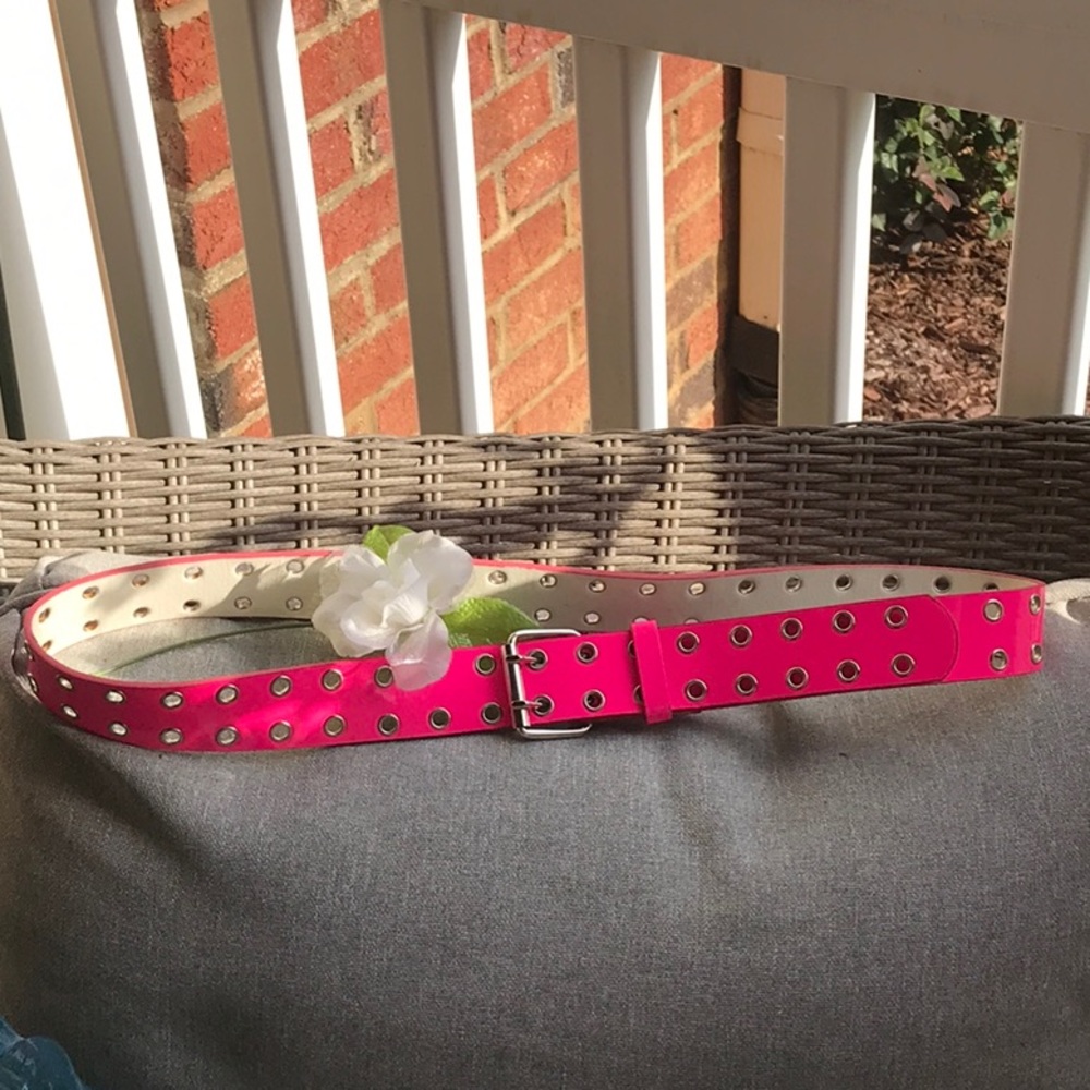 Be bright! In this hot pink and silver metal belt!